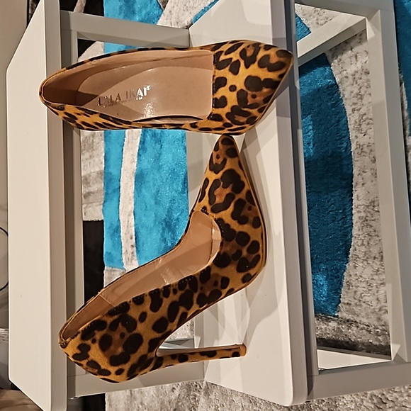 Cheetah Heels - Picture 1 of 3